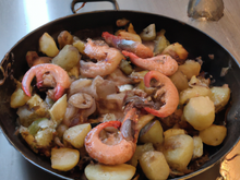 Dos de sébaste, crevettes grises, dés de pomme de terre, petits oignons primeurs