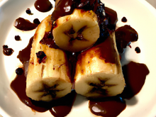 Nems de banane, sauce chocolat