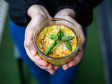 Petits clafoutis aux asperges vertes et parmesan