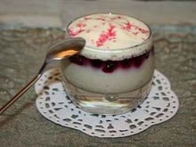 Crème brûlée aux myrtilles espuma de Chartreuse verte