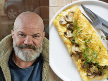 “C’est pas si facile que ça” : Philippe Etchebest nous livre ses astuces de chef pour réussir l’omelette aux champignons
