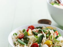 Salade de pâtes revisitée : les 25 trucs à ajouter 