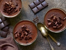 Vous pensiez connaître la mousse au chocolat ? Attendez de goûter celle-ci avec sa touche croquante