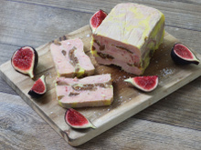 Terrine de foie gras mi-cuit marbré aux figues