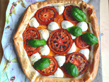 Tarte tatin tomates, basilic et chèvre