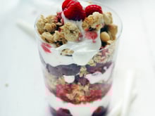 Triffle Country Crisp Riche en Noix de Jordans & framboises