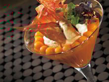 Soupe de melon, chantilly au porto et chips de jambon