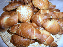 Croissants au beurre faits maison
