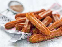 Faire des churros maison sans appareil spécifique ? C’est possible avec cette astuce géniale