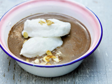 Cette île flottante au chocolat d’Alain Ducasse, validée par Laurent Mariotte, pourrait bien être votre dessert pour Pâques