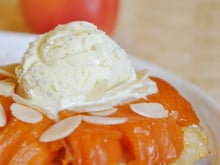 Tatins individuelles aux abricots et aux amandes