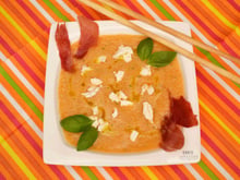 Soupe fraîche de melon au basilic, chèvre et Serrano grillé