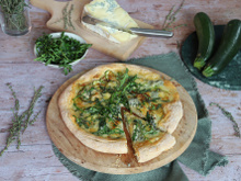 Pizza au Gorgonzola AOP, courgettes et roquette