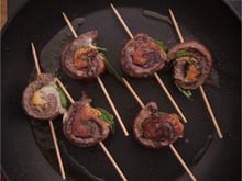 Brochettes de bœuf roulées