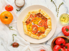 Le chef Alain Passard dévoile sa recette de tarte à la tomate pour mettre du soleil dans vos assiettes !