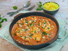 Filets de poulet à la crème, sauce tomate et riz pilaf