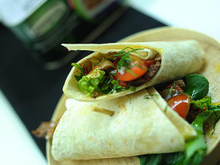 Fajitas de bœuf aux champignons de Paris aux aubergines et aux poivrons rouges