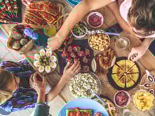 Apéritif dînatoire : nos 10 meilleures recettes pour les beaux jours !