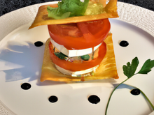 Mille-feuille de tomates au fromage de chèvre