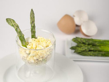 Verrines de quinoa aux pointes d'asperges et œuf dur mayonnaise