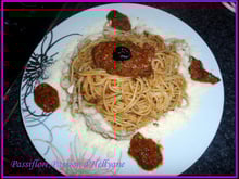 Spaghetti tapenade pesto tomates