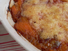 Gratin de potiron, compotée d'oignon au vin rouge et Bethmale