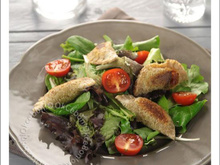 Salade de jeunes pousses et ses chaussons à l'italienne