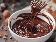 Macarons, biscuit, gâteau roulé…Christophe Michalak partage sa recette de ganache au chocolat à tout faire