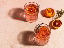 Marre du Spritz ? Et si vous testiez le Negroni pour l'apéritif, un cocktail italien à base de gin !