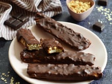 Snickers healthy (barres chocolat-cacahuètes maison)