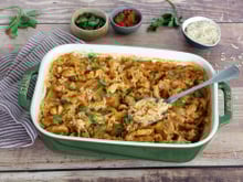 Riz pilaf au caviar de tomate et au poulet