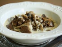 Gnocchis aux Marrons, pleurotes et bouillon crémé au roquefort