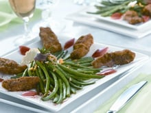 Mini viennoises de veau sur tombée de haricots verts