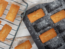 “Simple et efficace, en petite ou grande taille, c’est un délice” : Christophe Michalak partage sa recette facile de financier noisettes et fleur d’oranger !