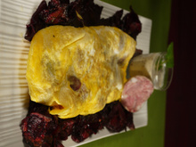 Omelette au boudin blanc et chips de betterave