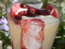 Verrines de griottes aux épices & biscuits roses façon tiramisu