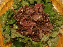 Salade de lentilles au jambon cru et au chèvre