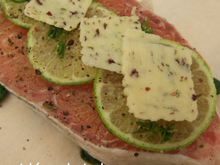 Papillotes saumon sauvage, épinards, citron vert et beurre aux algues