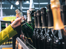 Ce sportif français que tout le monde connait a décidé de lancer sa cuvée de champagne en grande distribution !