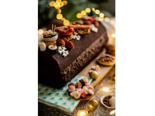 Une ex-candidate du Meilleur pâtissier crée une bûche de Noël pour Deliveroo