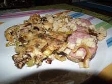 Gratin de crozets et saucisse de Morteau aux poireaux et échalotes