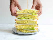 Club sandwich aux œufs durs