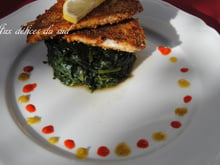 Filets de dorades panés sur lit d'épinards