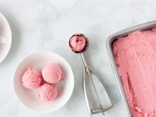 Il suffit de 3 ingrédients pour préparer cette incroyable glace maison ultra saine