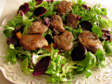 Fritons de canard en salade