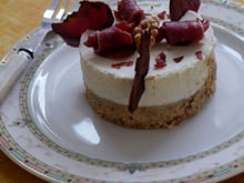 Bavarois noix, gelée de poire, mousse de roquefort, magret en 2 textures