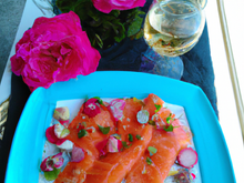 Saumon sauvage rose du pacifique et colin sauvage d'Alaska froids, vinaigrette passion