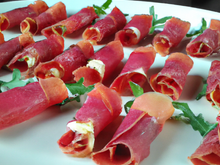 Petits rouleaux de bresaola pour un apéritif léger