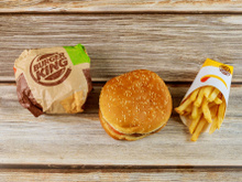 Votre whooper et votre Big Mac pourraient bientôt vous coûter plus cher. Voilà pourquoi.