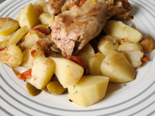 Cuisse de poulet à la provençale et pommes de terre en rosace